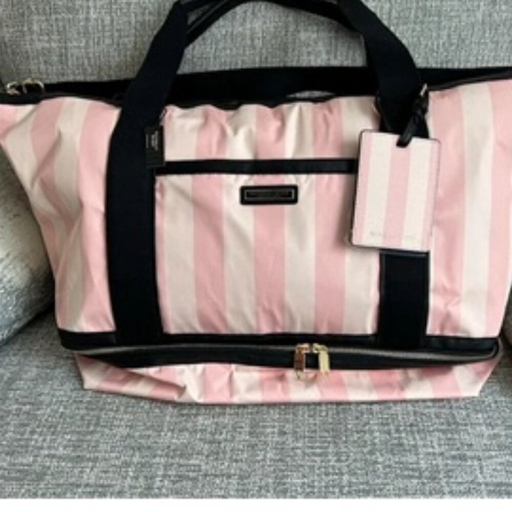 NWT Victoria Secret Large Weekender Classic PinkWhite   price on VS is $139.99